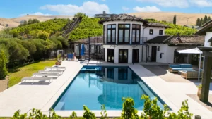 Luxury Swimming Pool Design in the Bay Area