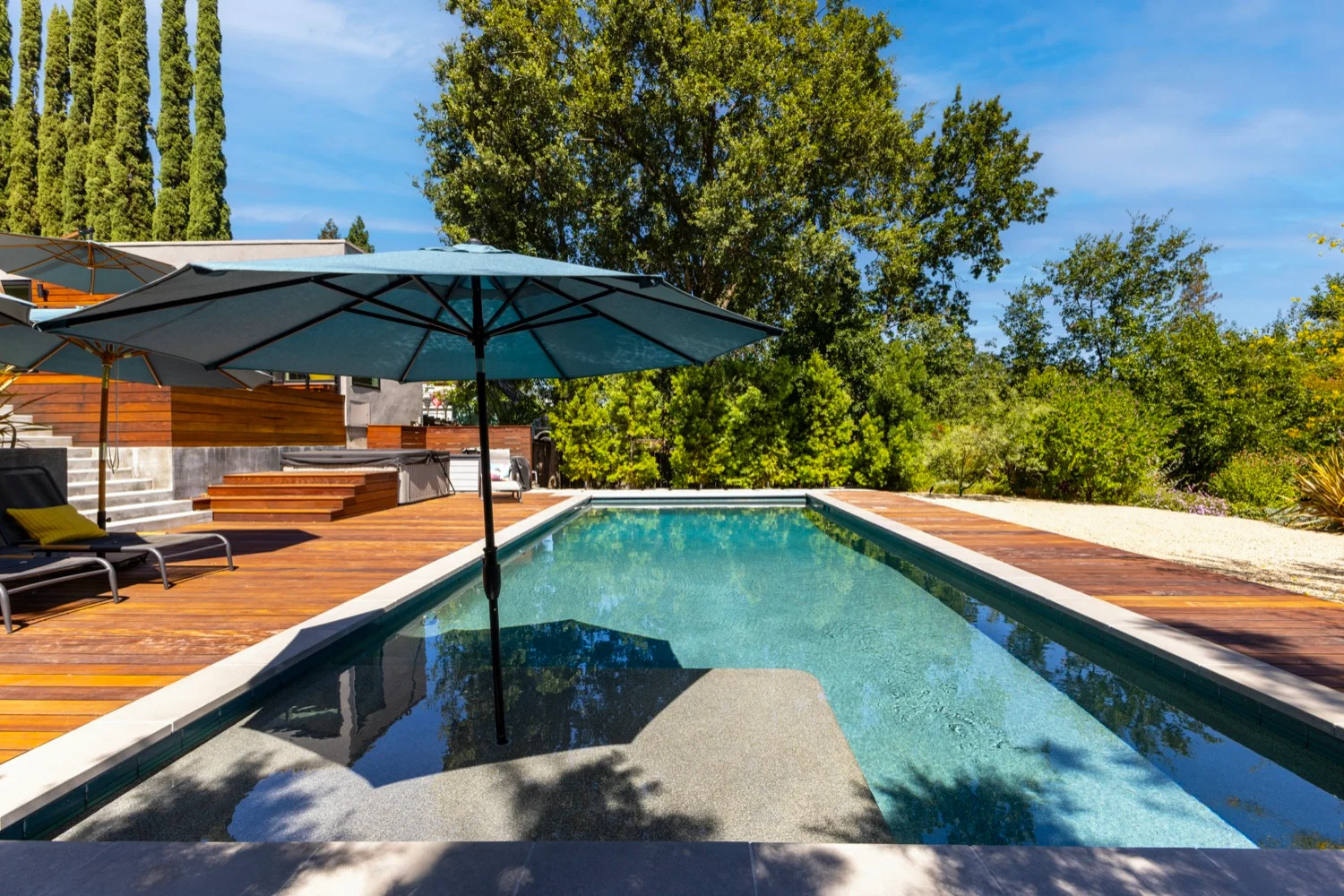 Spa spillover into the main pool at the San Miguel project